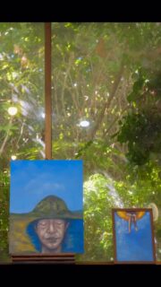 한낮의 투명함으로 현실 보기
정오의 작업실, 그곳에서 세상은 투명해집니다.

케빈의 캔버스 위에서 푸른 하늘과 바다가 만나고, 작은 인물들은 일상의 순간을 살아갑니다. 알베르 카뮈가 말한 ‘정오의 사유’처럼, 가장 밝은 빛 아래서 우리는 비로소 세상을 있는 그대로 봅니다.

그림자 없는 한낮의 빛 속에서, 현실을 투명하게 포착합니다. 해변의 작은 사람들, 물결의 질감, 구름의 형상 - 모든 것이 명료하게 드러납니다.
이것은 도피가 아닌 직시입니다.

환상이 아닌 현실입니다.
정오의 투명함으로 세상을 바라보는 한 예술가의 시선입니다.

#정오의작업실 #투명한현실 #알베르카뮈 #현대미술 #아트스튜디오 #예술가의시선 #바다그림 #일상의예술
———————————————
Seeing Reality Through Midday Transparency
In the midday studio, the world becomes transparent.

On Kevin’s canvases, azure skies meet turquoise seas, and tiny figures inhabit moments of everyday life. Like Albert Camus’s “thought at noon,” it is under the brightest light that we finally see the world as it truly is.
In the shadowless light of midday, the artist captures reality with transparency. The miniature beachgoers, the texture of waves, the forms of clouds - everything reveals itself with clarity.
This is not escape, but confrontation.
Not fantasy, but reality.
An artist’s vision of the world through the transparency of noon.

#MiddayStudio #TransparentReality #AlbertCamus #ContemporaryArt #ArtStudio #ArtistVision #Seascape #EverydayArt